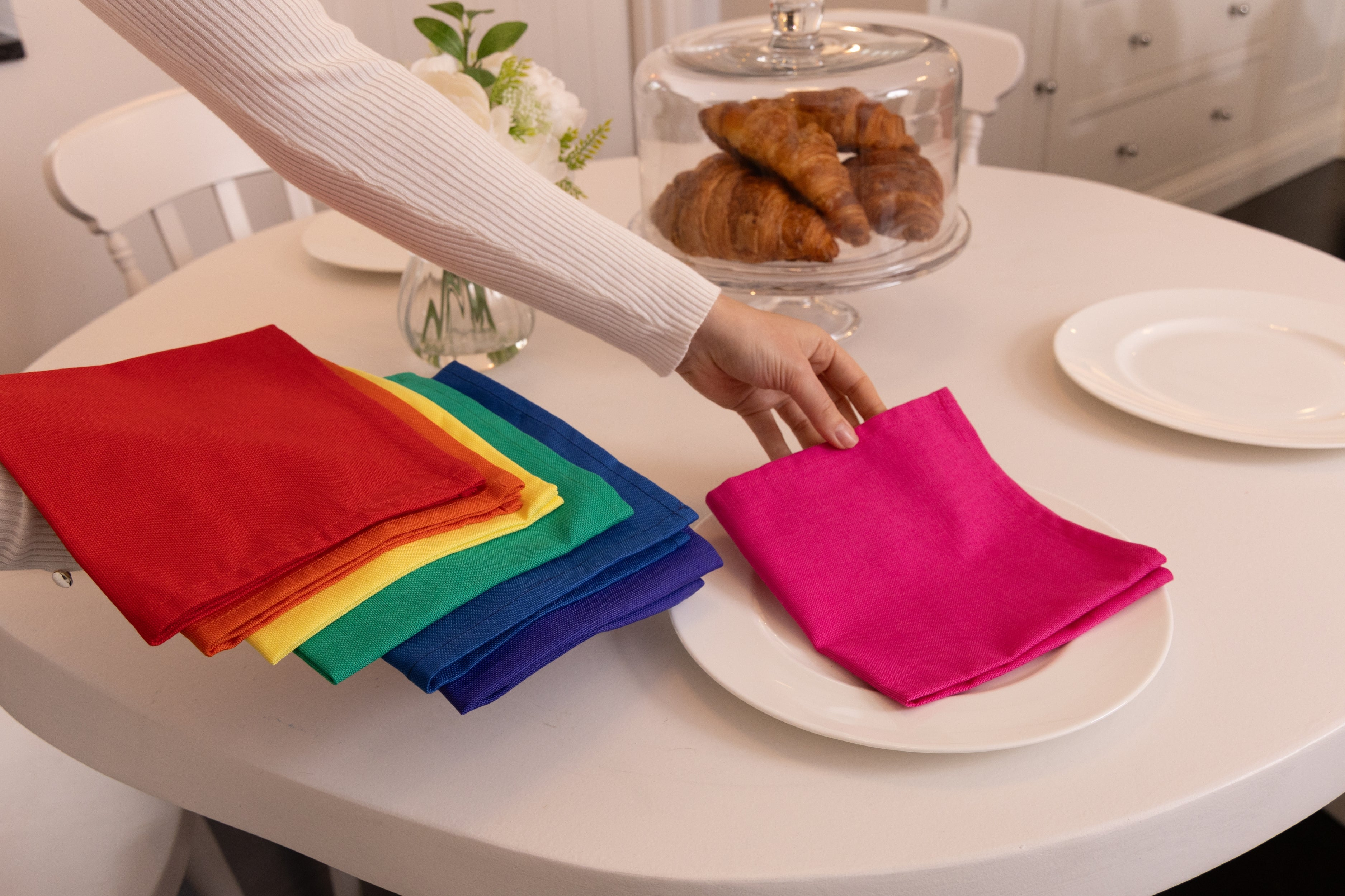 Luxury Coloured Table Linen – Dopamine Decor